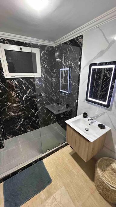 Appartement Haut Standing 3 Chambres Avec Terasse Quartier Gueliz Hivernage A Marrakech I19 مراكش المظهر الخارجي الصورة